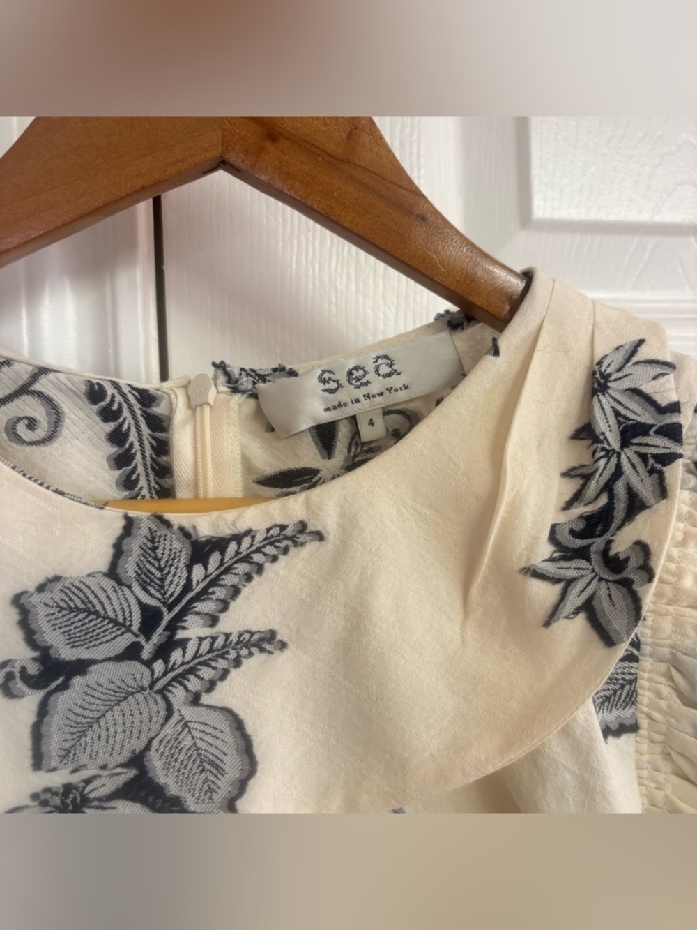 Sea New York Cream Floral Coupe Cinched Short Sleeve Blouse Top Size 4 - Picture 4 of 4